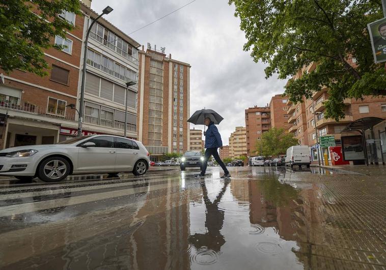 Amplían la alerta por lluvias y tormentas a toda Extremadura este domingo