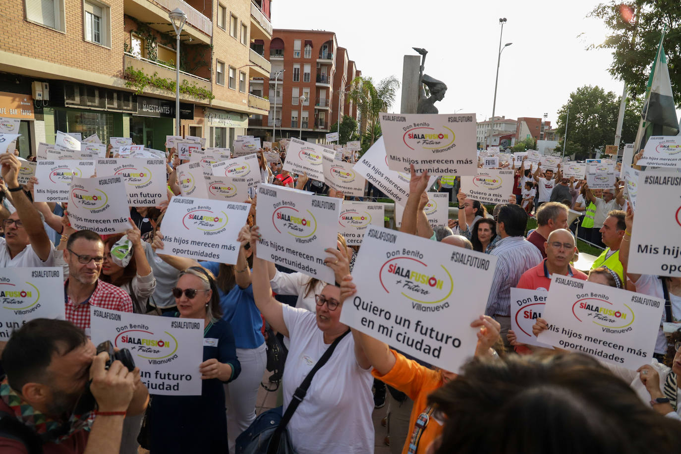 Manifestación de apoyo a la fusión de Don Benito-Villanueva (I)