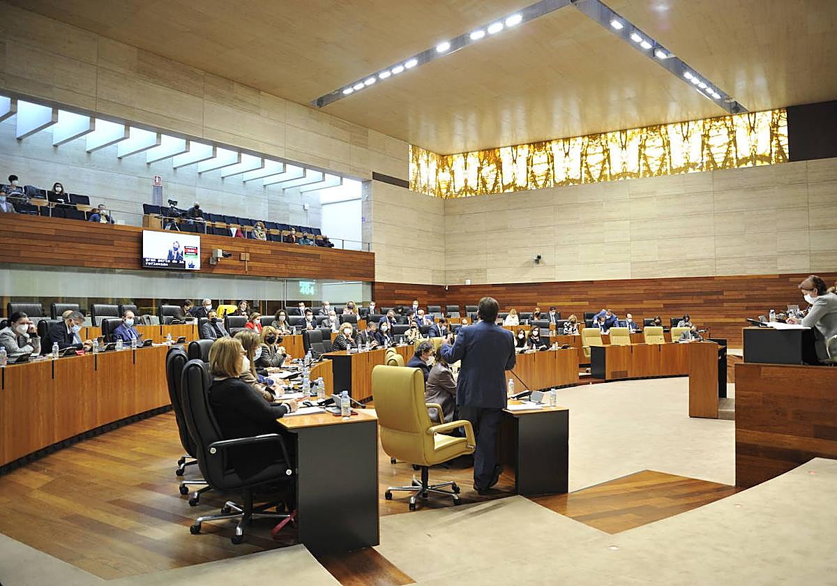 El DOE publica la convocatoria del pleno para constituir la Asamblea de Extremadura el 20 de junio