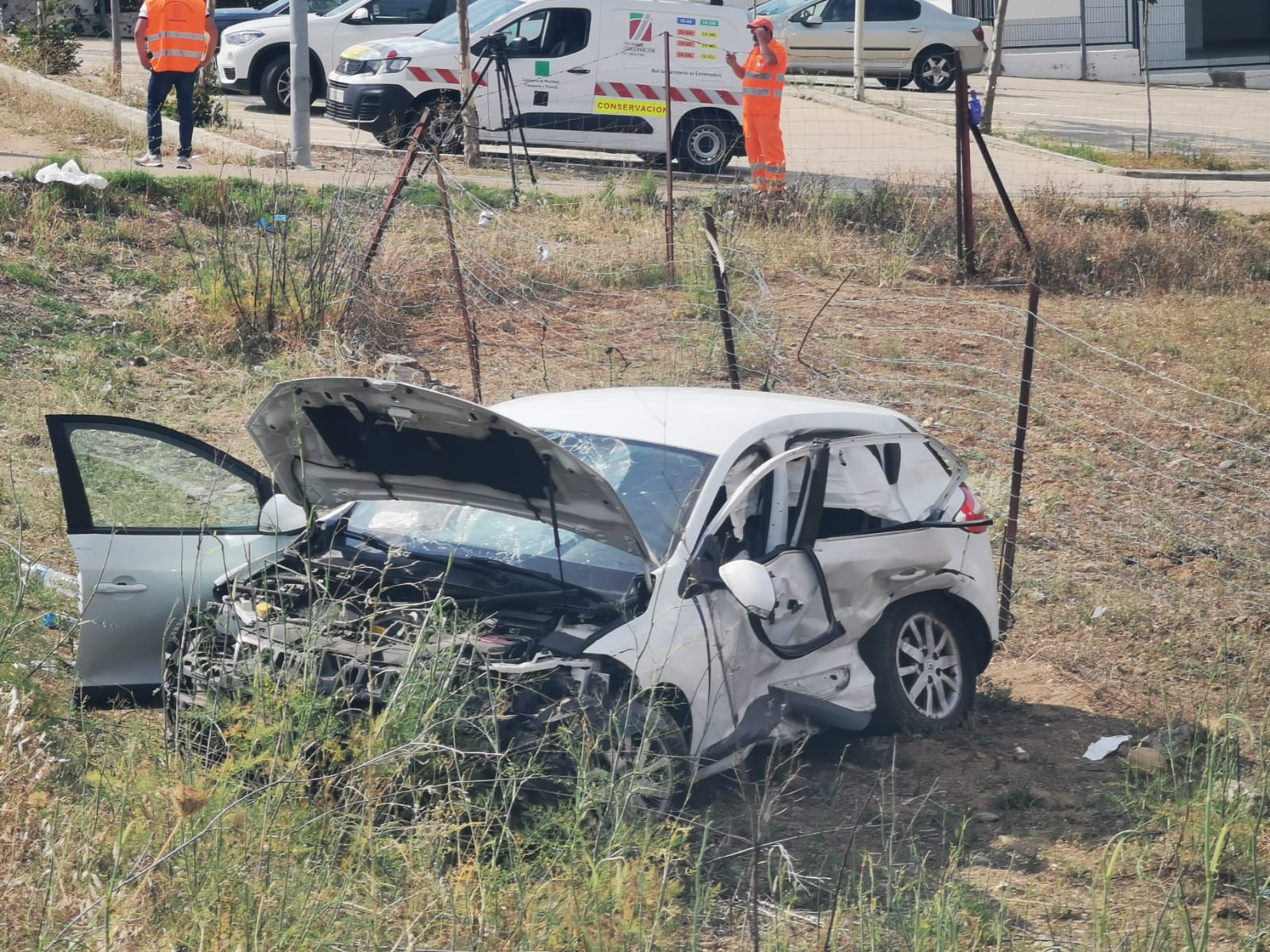 Así han quedado los vehículos tras el accidente en La Coronada