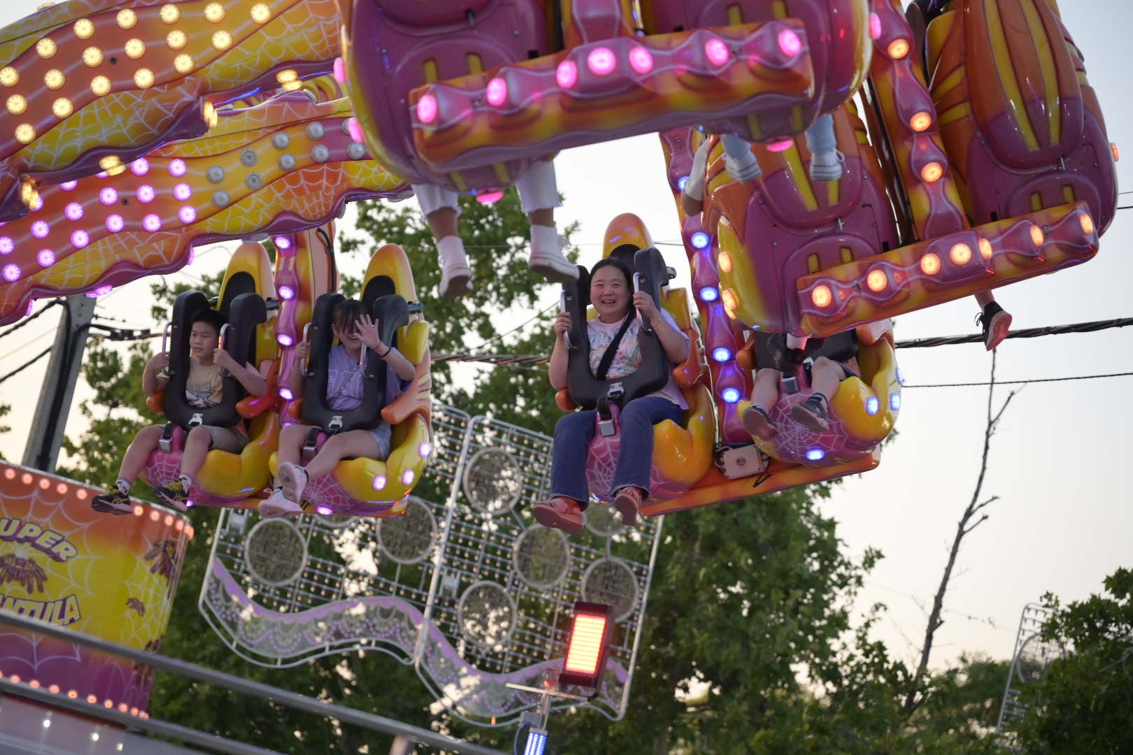 Primer día de la Feria de San Juan en Badajoz (I)