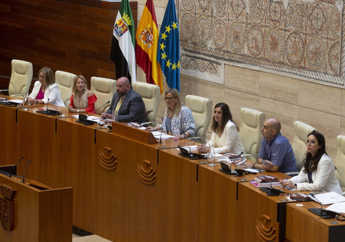 Nueva Mesa de la Asamblea, de nuevo con la socialista Blanca Martín como presidenta