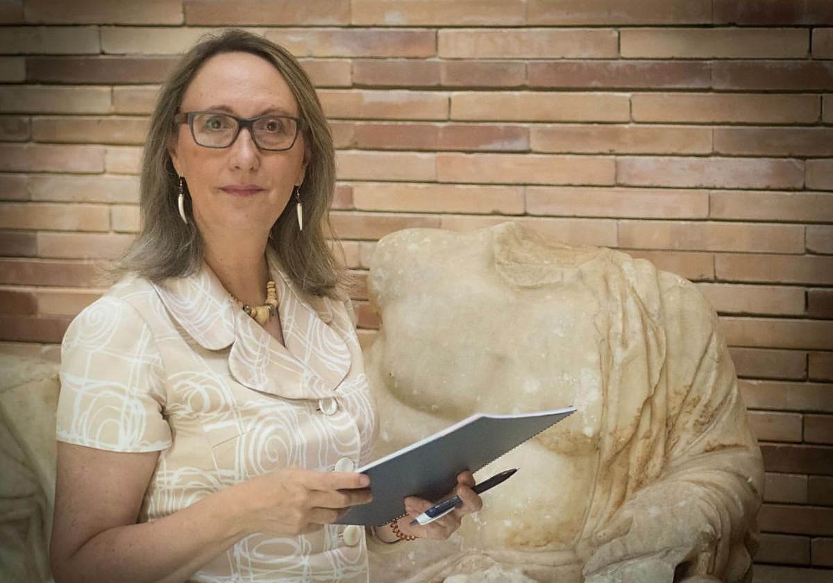 Trinidad Nogales Basarrate en el Museo Nacional de Arte Romano de Mérida.