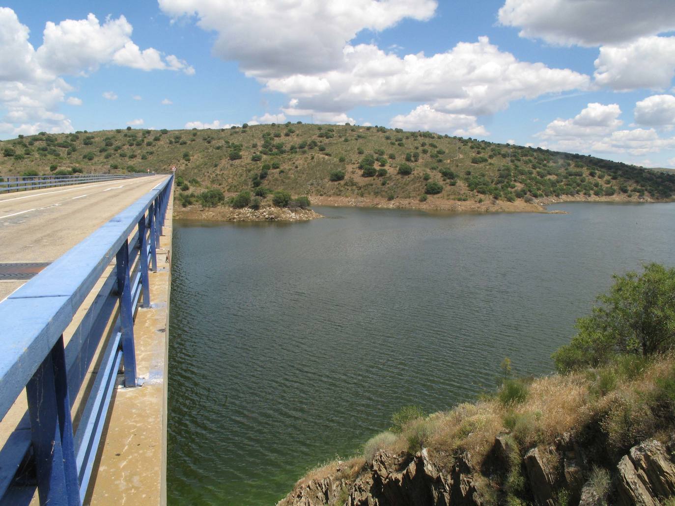 Puente de la Nacional 630 sobre el Almonte. Se creyó que el cuerpo desmembrado fue tirado desde aquí entre el 28 de mayo y el 8 de junio de 2008.