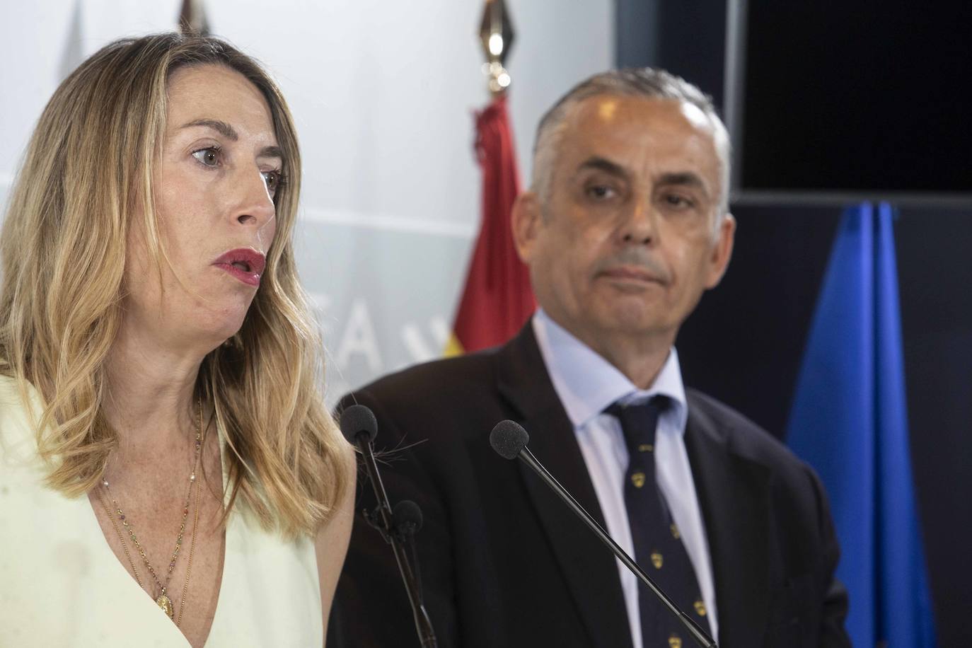 María Guardiola y Ángel Pelayo Gordillo durante la rueda de prensa en la que han informado del acuerdo para formar gobierno en Extremadura