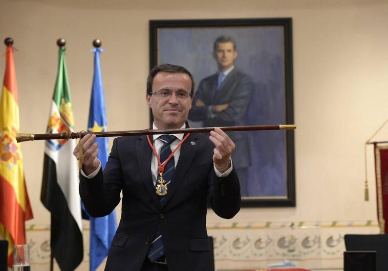 Miguel Ángel Gallardo durante el Pleno de constitución de la Diputación pacense.