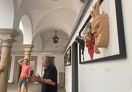 Nacho Rovira presenta en Mérida su colección de máscaras