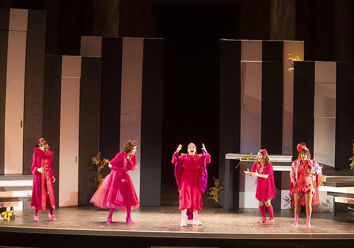 &#039;Las asambleístas&#039; lleva al Festival de Mérida las risas y la protesta (I)