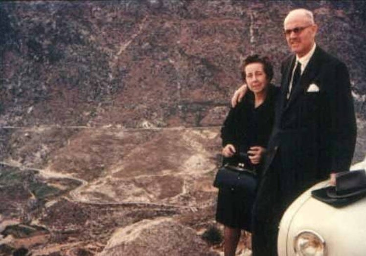 Eladia y Pedro en el Puerto de El Pico (Ávila) en 1964, cinco años antes de la muerte de él por un accidente de circulación.