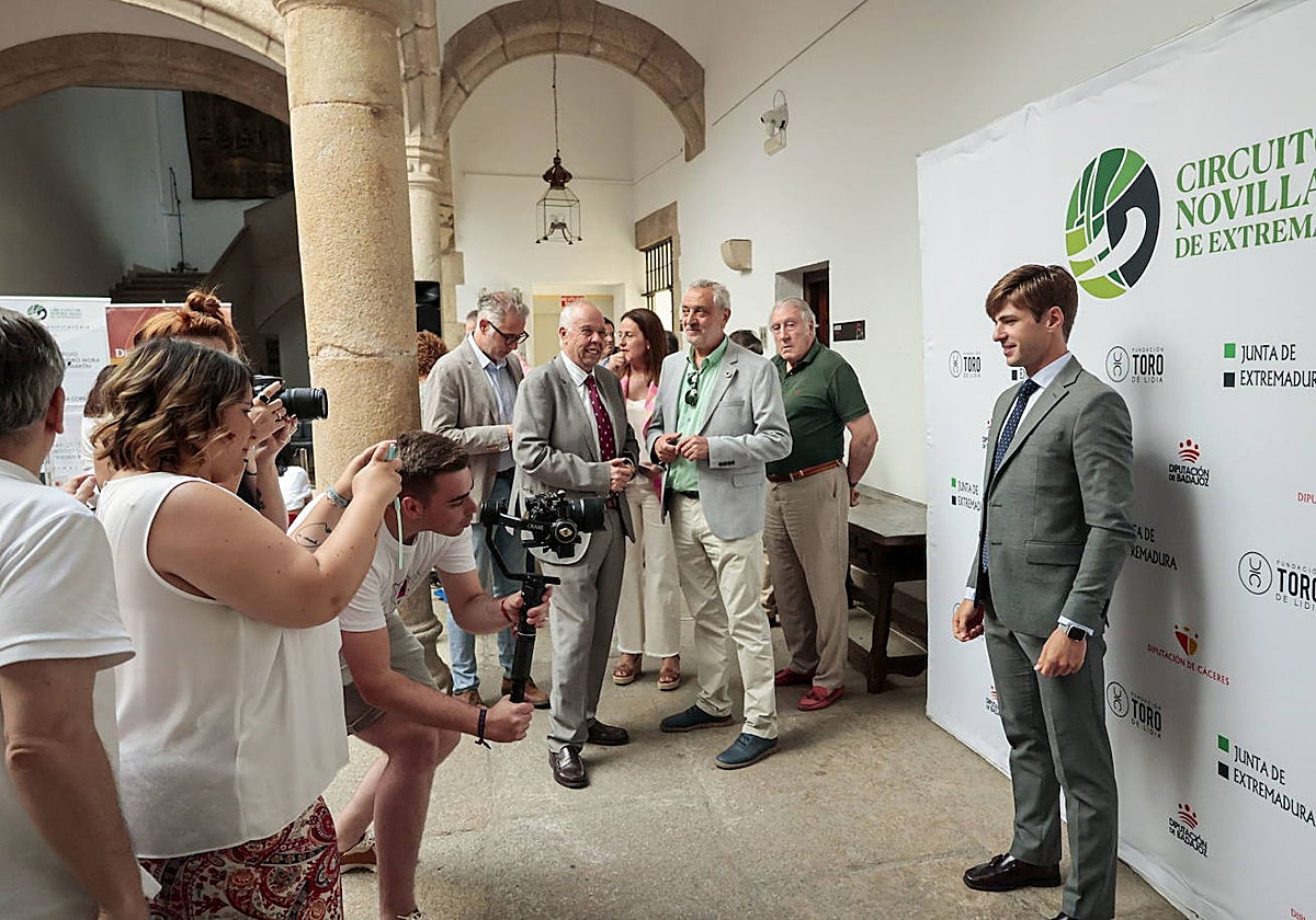 Alejandro Mora en la presentación del Circuito de Novilladas de Extremadura