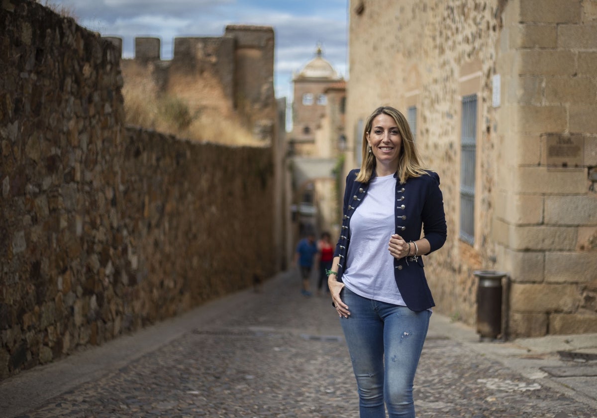 María Guardiola, en Cáceres, en junio de 2022 en el inicio de su andadura política.