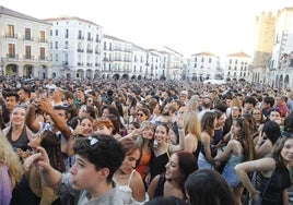 Aspecto de la Plaza Mayor al principio de la actuación.