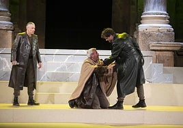 Bruto mata a Julio César con Toni Salgado, Fran Peleteiro y Marcos Orsi.