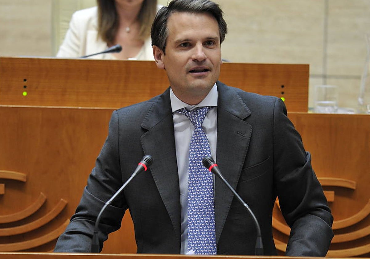 Abel Bautista durante una intervención en la Asamblea de Extremadura.
