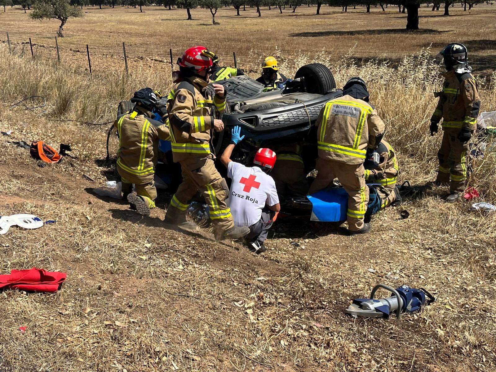 Así han quedado los vehículos tras el accidente cerca de Badajoz