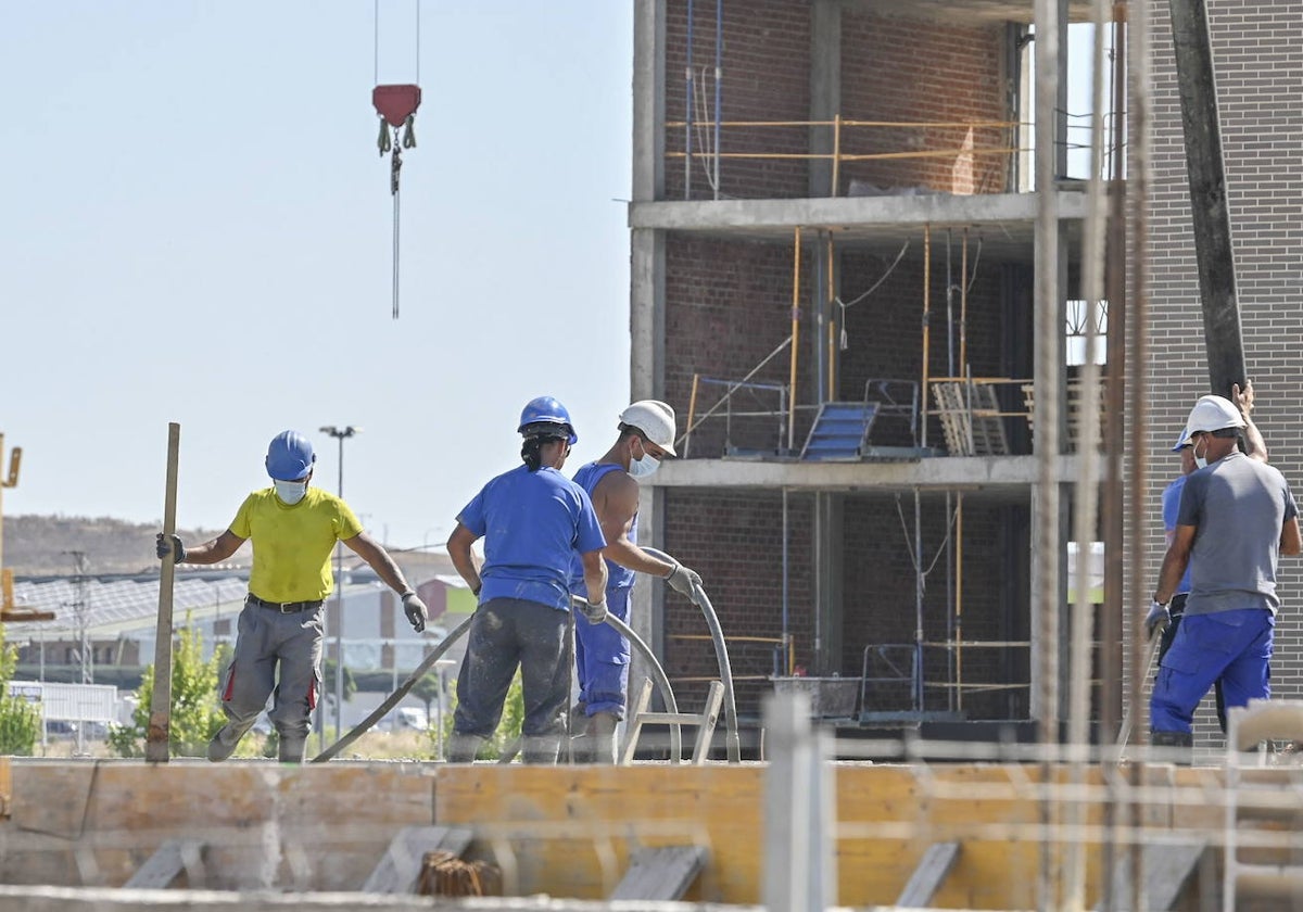 La patronal considera necesario retener a los trabajadores que forma en la región.