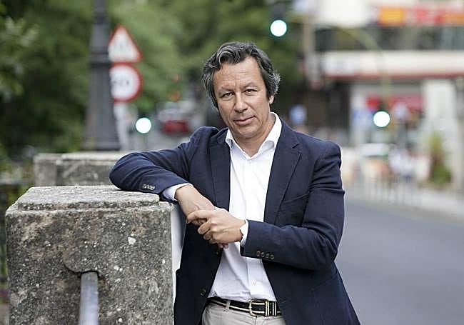 Carlos Floriano acumula una larga trayectoria en los órganos legislativos.