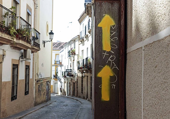 Signos pintados en la calle Moreras.