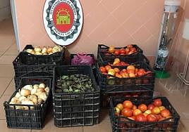 La Policía Local de Mérida interviene unos 50 kilos de hortalizas cuando se vendían de forma ambulante