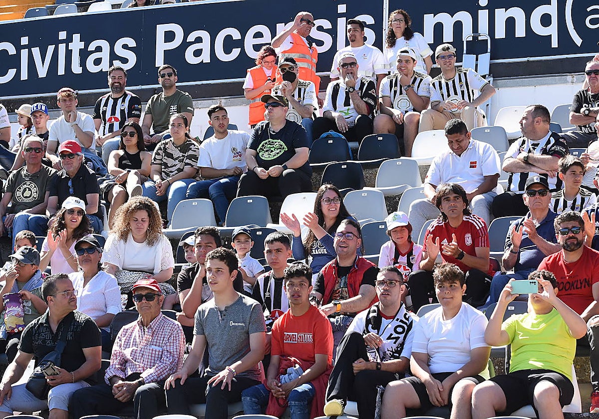 Grada del Nuevo Viero durante un partido de la pasada campaña.