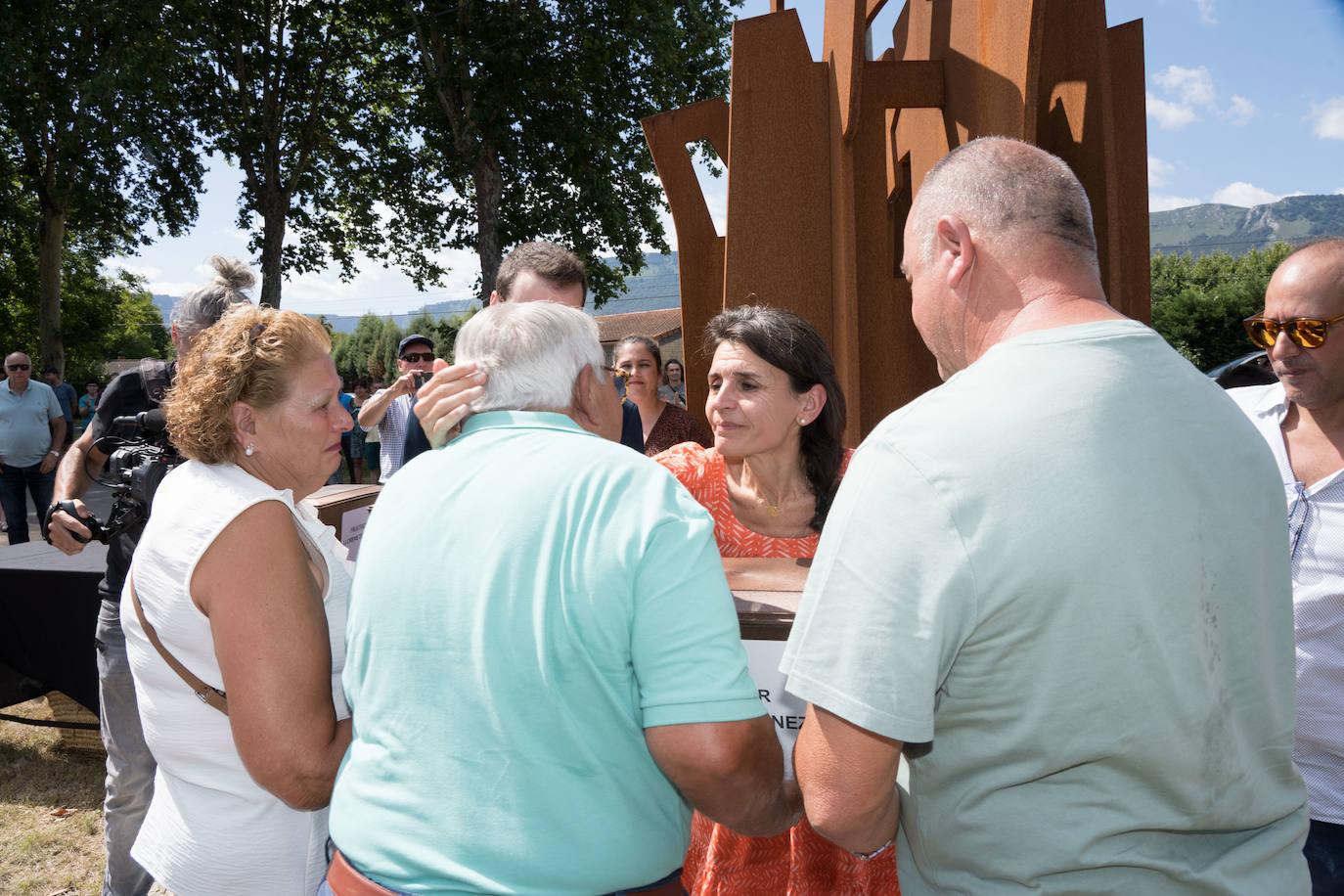 Acto en Orduña de entrega de los restos identificados los hermanos Manuel y Salvador del Amo Jiménez