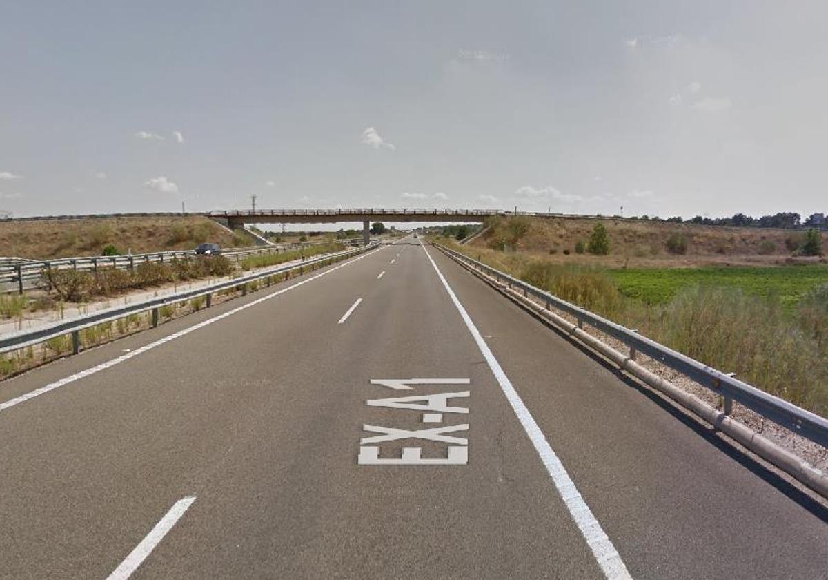 Dos heridos tras una salida de vía en la Ex-A1, a la altura de La Bazagona