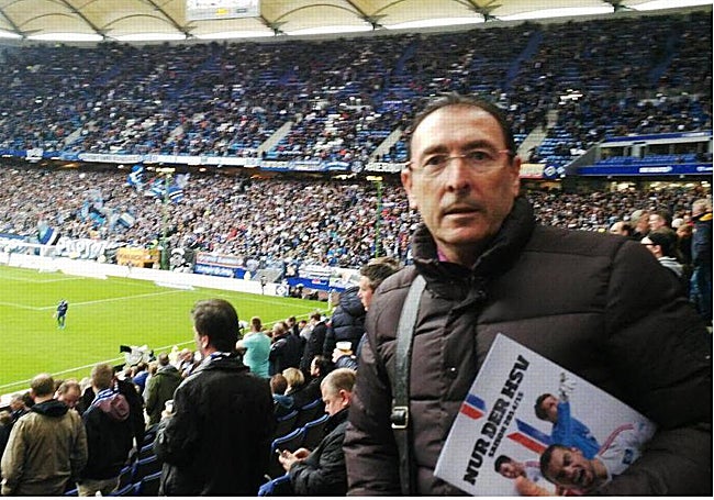 Luis Rodríguez Ardila en el estadio del Hamburgo como 'scouting' del Villarreal.