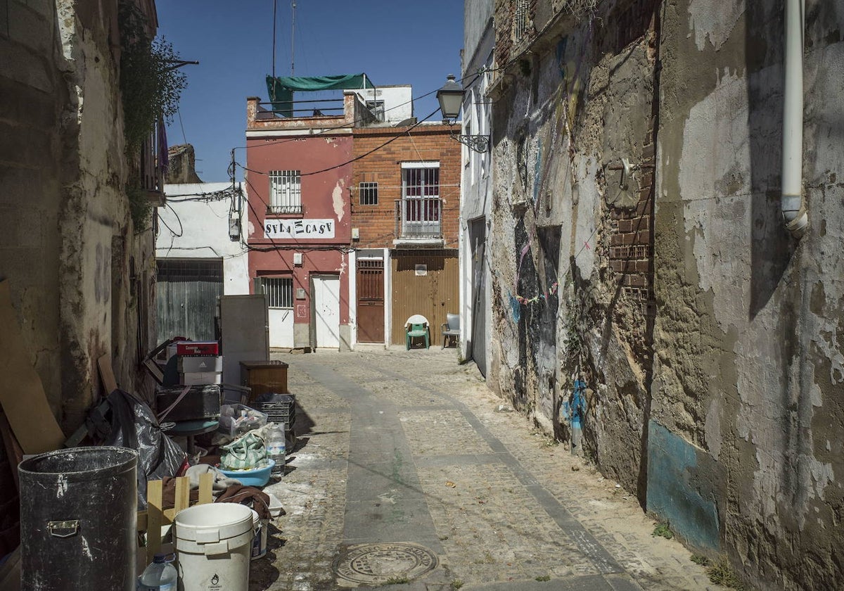 Ruinas en la calle Encarnación, una de las más deterioradas del Casco Antiguo.