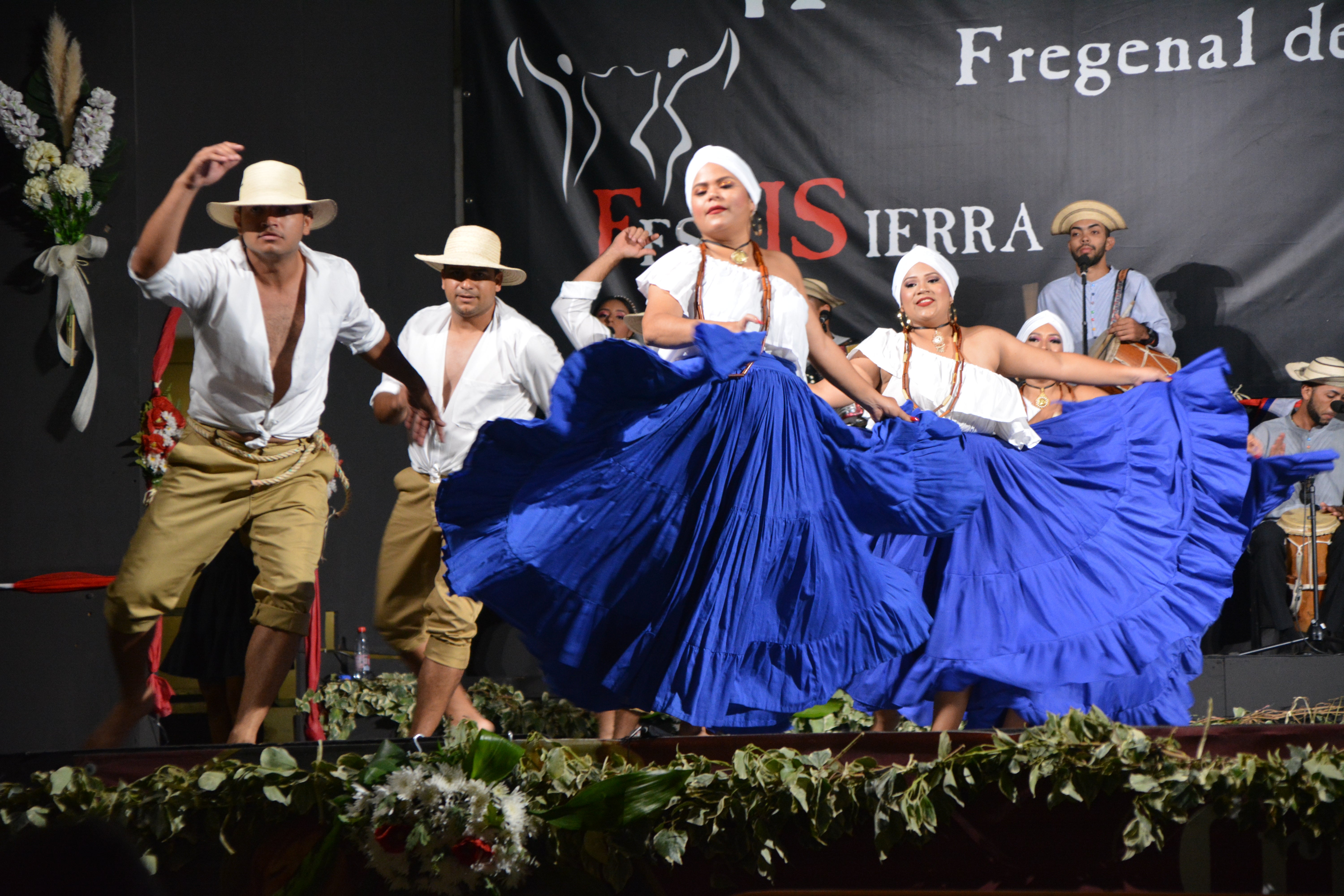 Chile deslumbra entre las agrupaciones internacionales del Festival