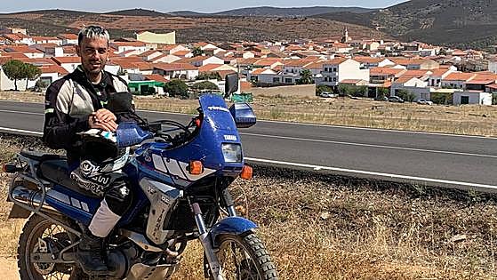 Dakar ibérico: en moto del País Vasco a Extremadura por caminos y pistas