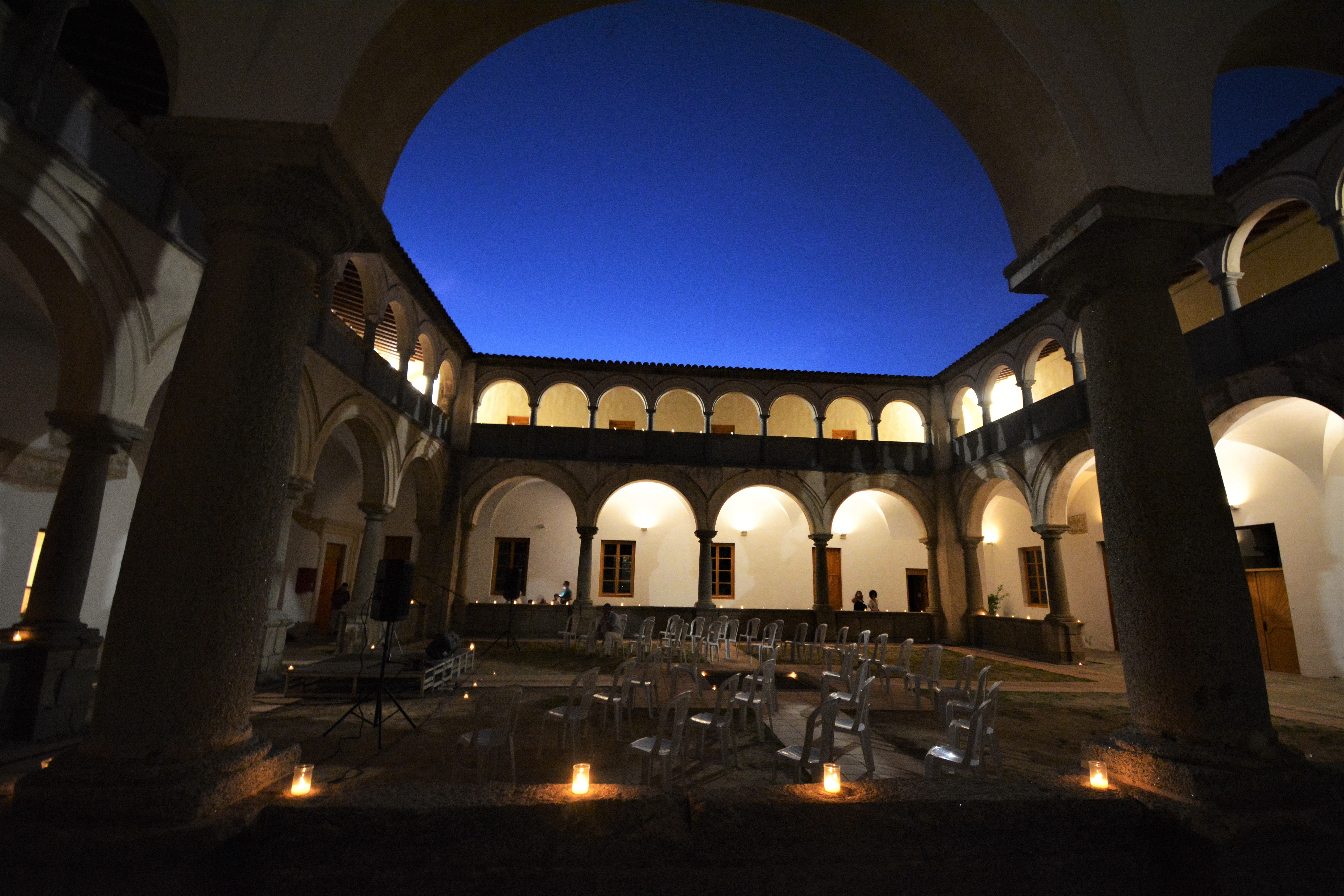 Fregenal brilló durante la Noche en Blanco con más de 6.000 velas