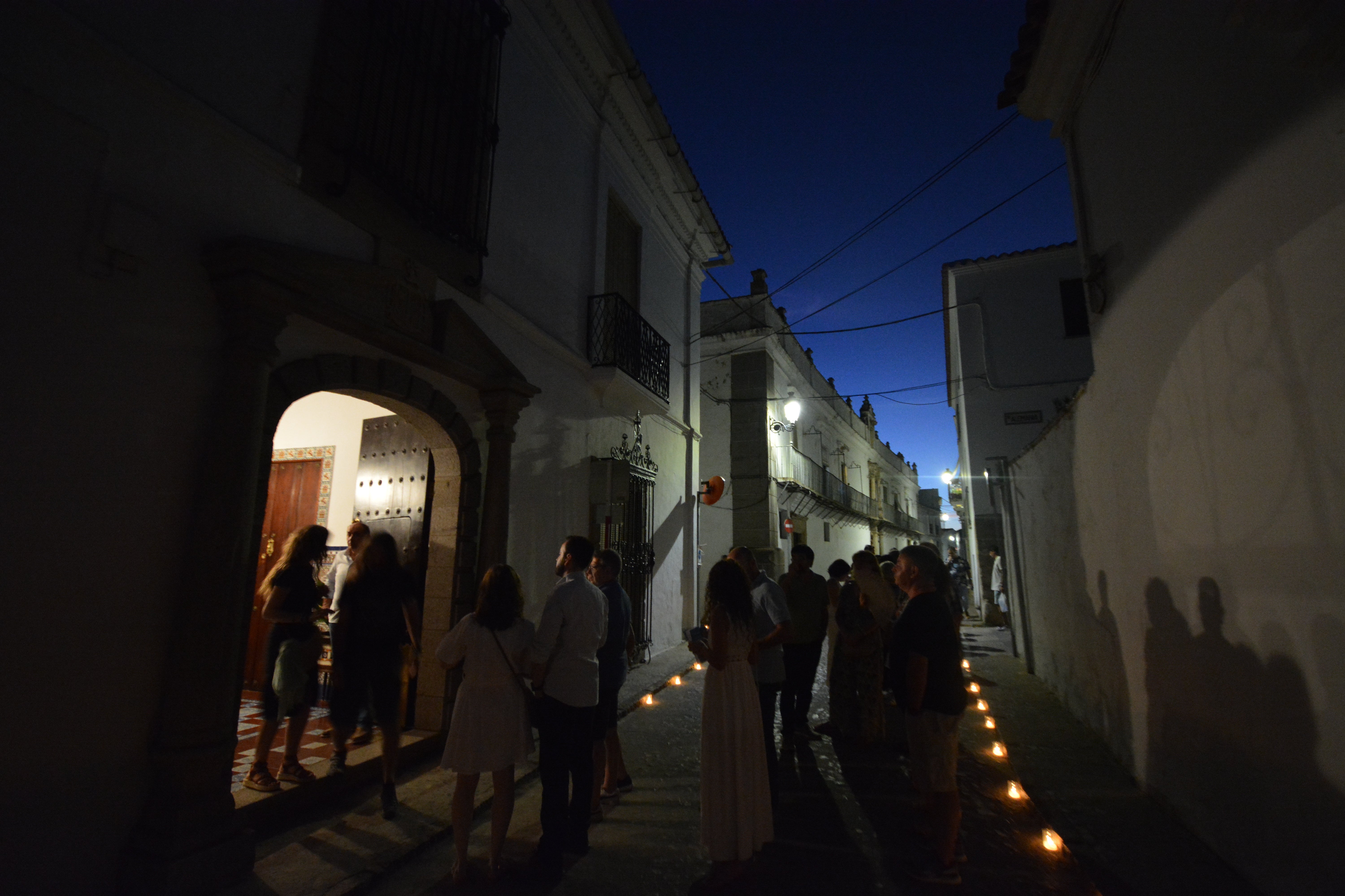 Fregenal brilló durante la Noche en Blanco con más de 6.000 velas