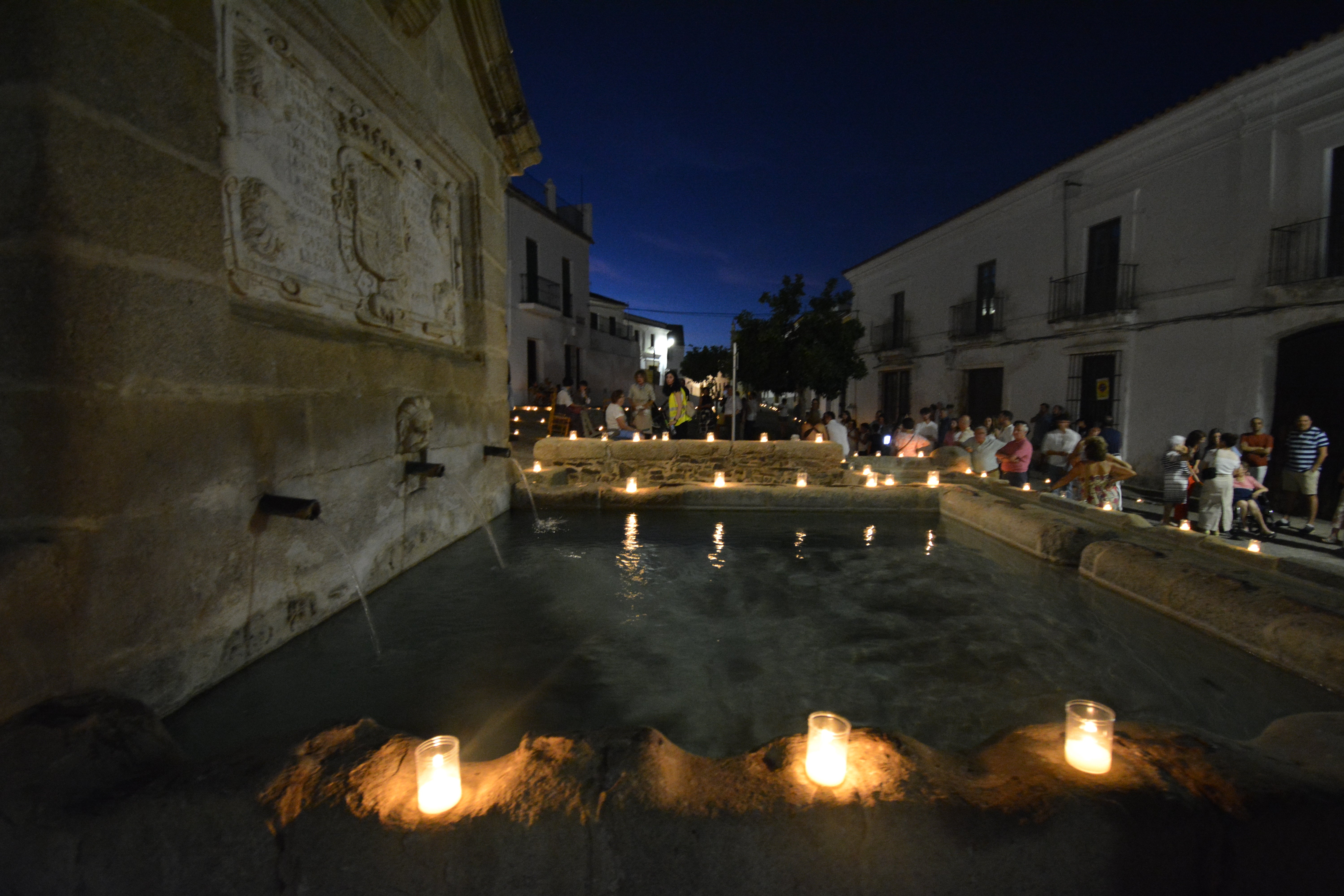 Fregenal brilló durante la Noche en Blanco con más de 6.000 velas