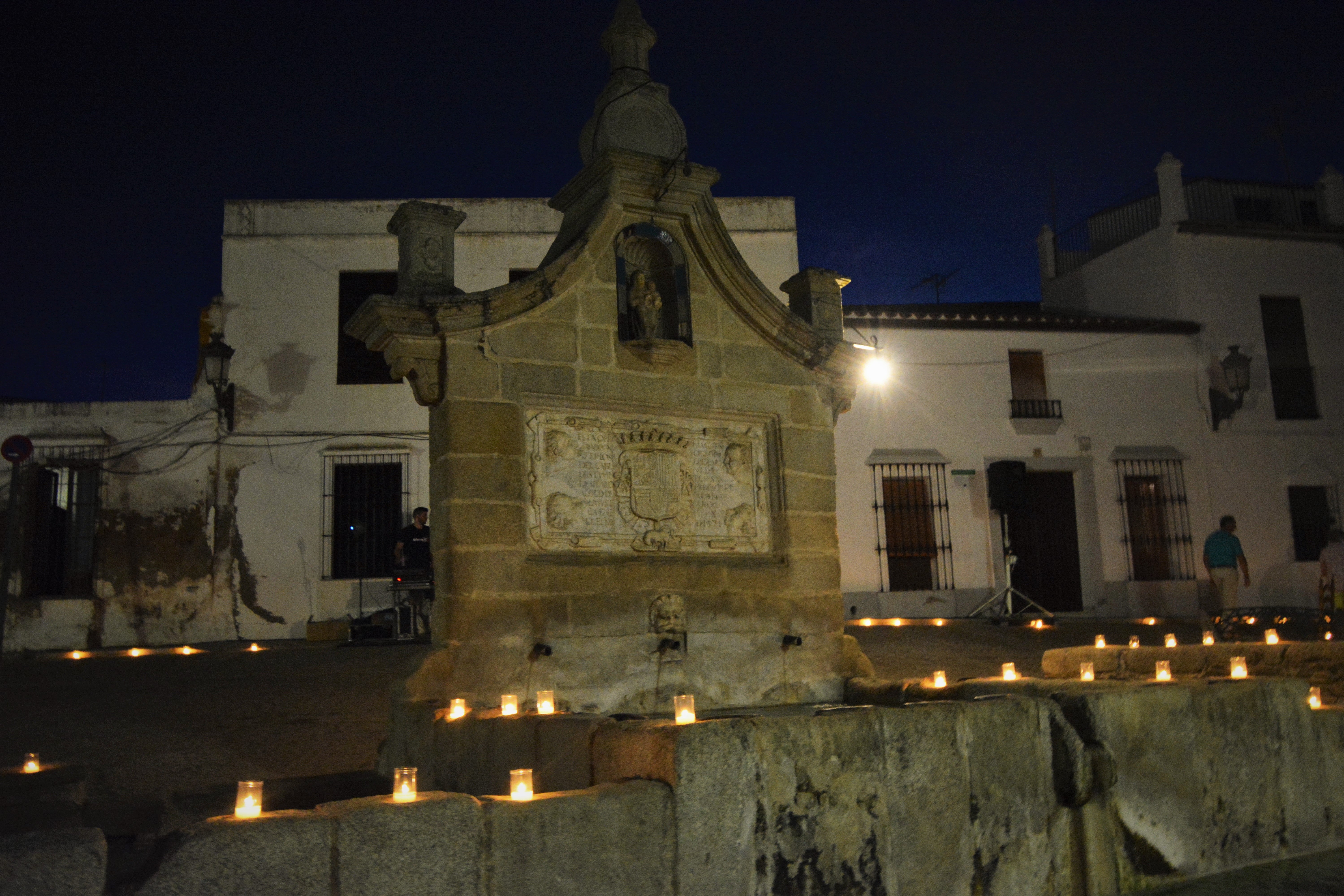 Fregenal brilló durante la Noche en Blanco con más de 6.000 velas