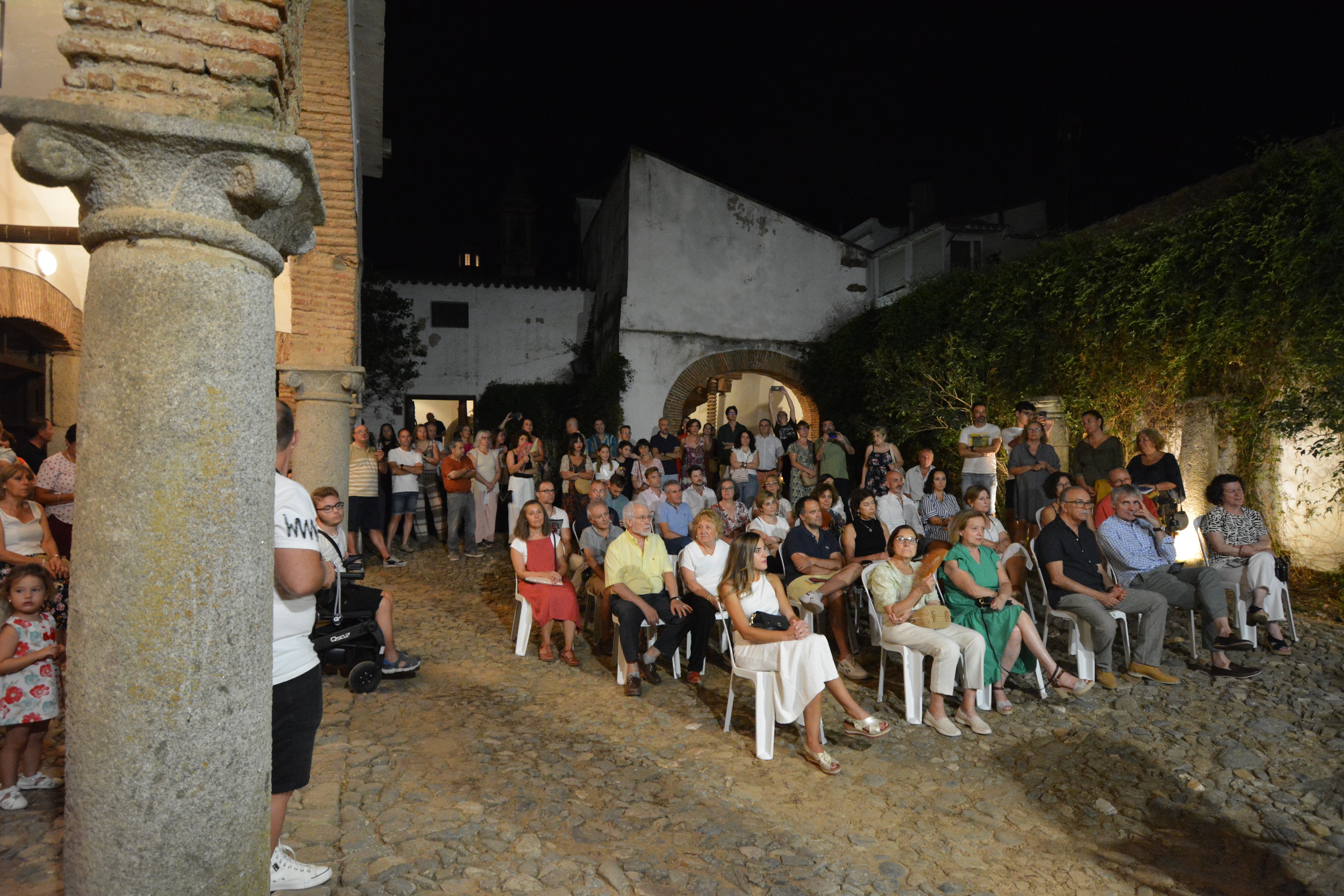 Fregenal brilló durante la Noche en Blanco con más de 6.000 velas