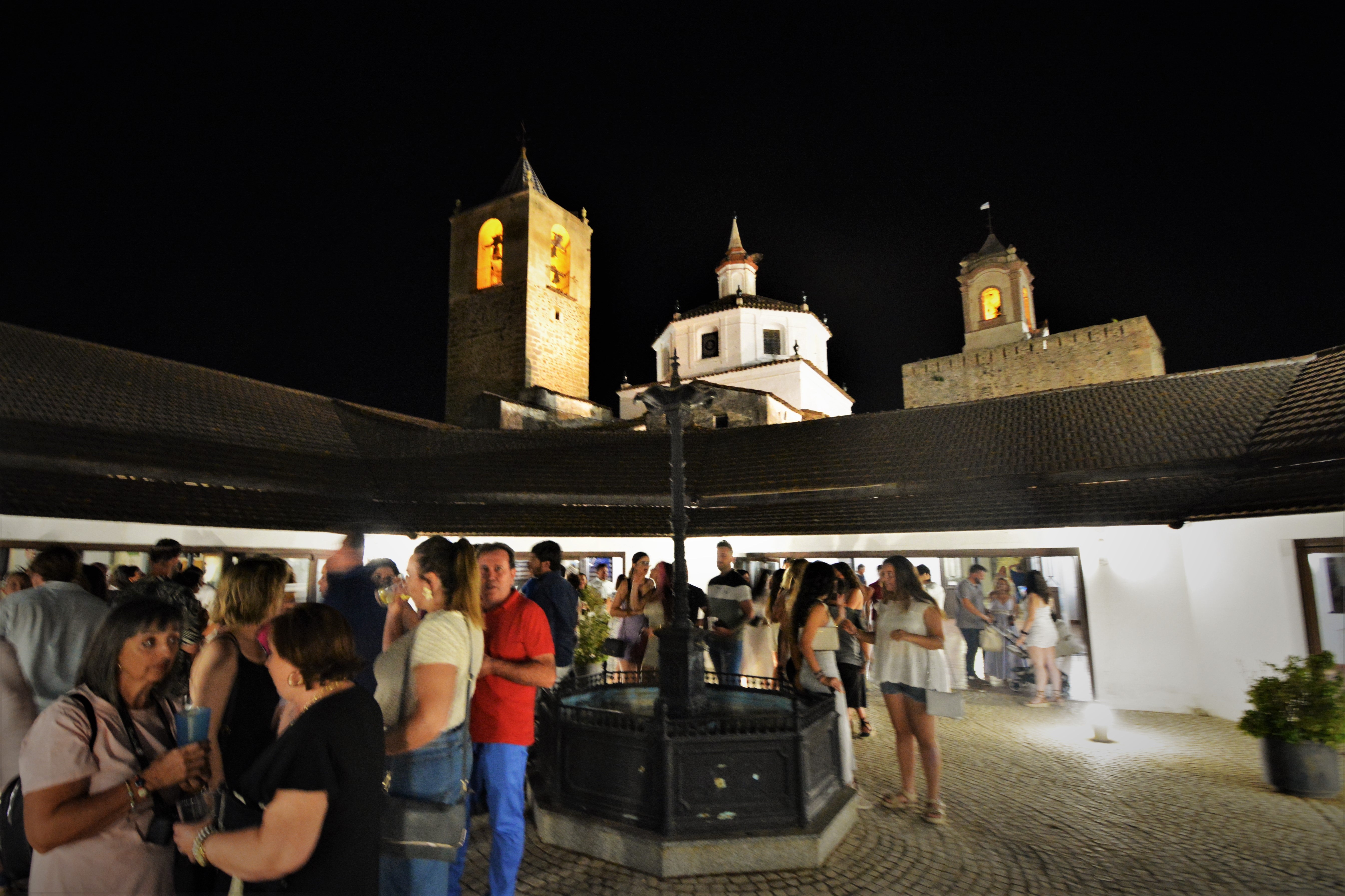 Fregenal brilló durante la Noche en Blanco con más de 6.000 velas