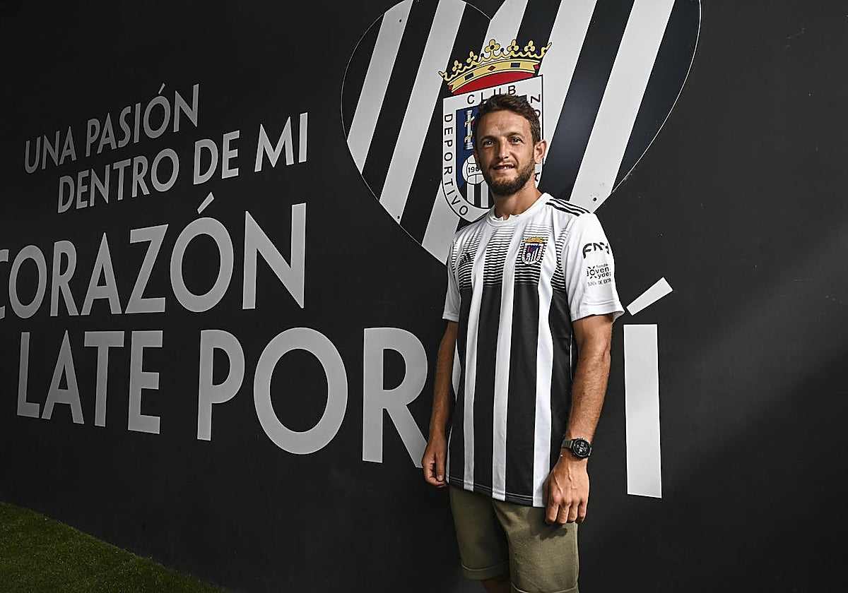 Miguel Núñez en su presentación como blanquinegro.