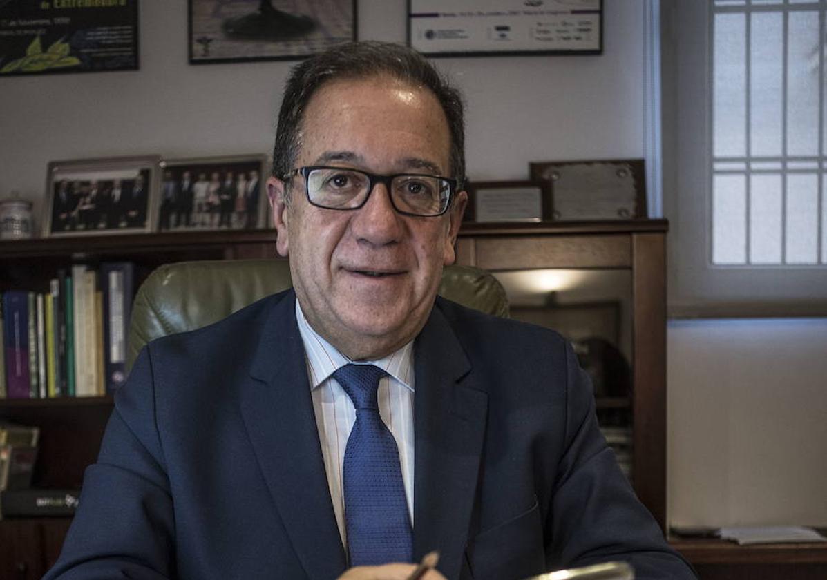 Cecilio Venegas, presidente del Colegio de Farmacéuticos de Badajoz.