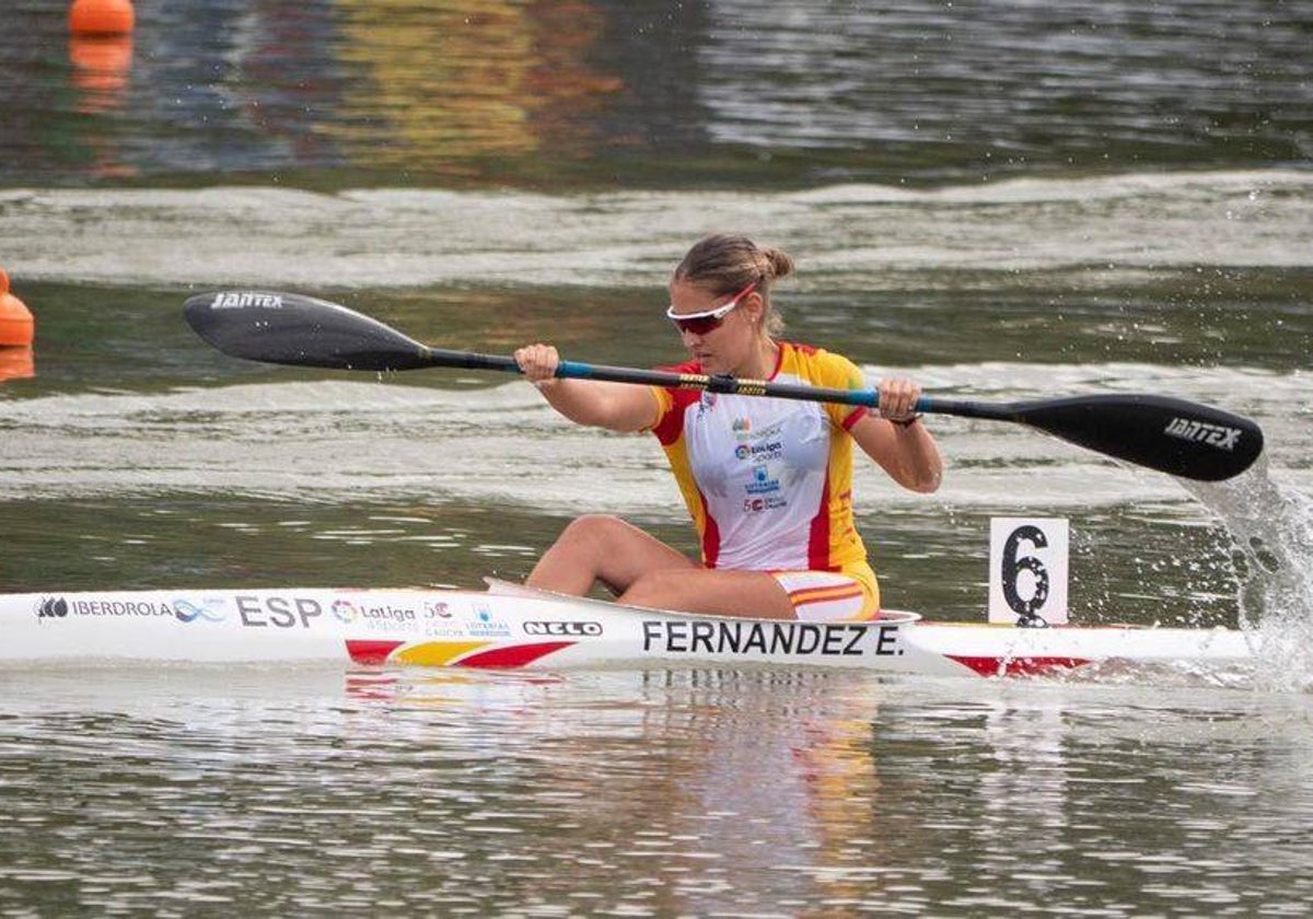 Estefanía Fernández en plena acción durante el Mundial de Piragüismo celebrado en Alemania