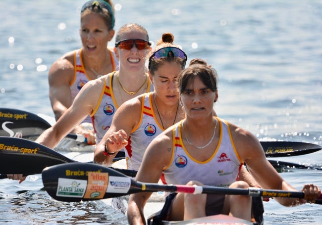 La extremeña, con los ojos cerrados en su equipo del K4.