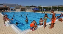 Piscina de verano en Gévora