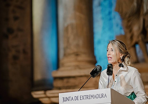 La presidenta de la Junta, María Guardiola, durante su discurso en el acto de entrega de las Medallas de Extremadura.