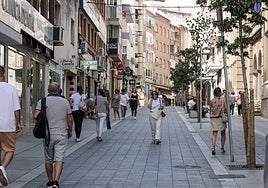 Tramo peatonalizado de la calle Gómez Becerra, en donde se concluyeron las obras hace dos años.