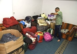 Parte de la ayuda que ya ha llegado a la sede islámica de Plasencia.