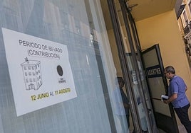 El edificio de Servicios Económicos anuncia el periodo de pago de IBI en una imagen de archivo.