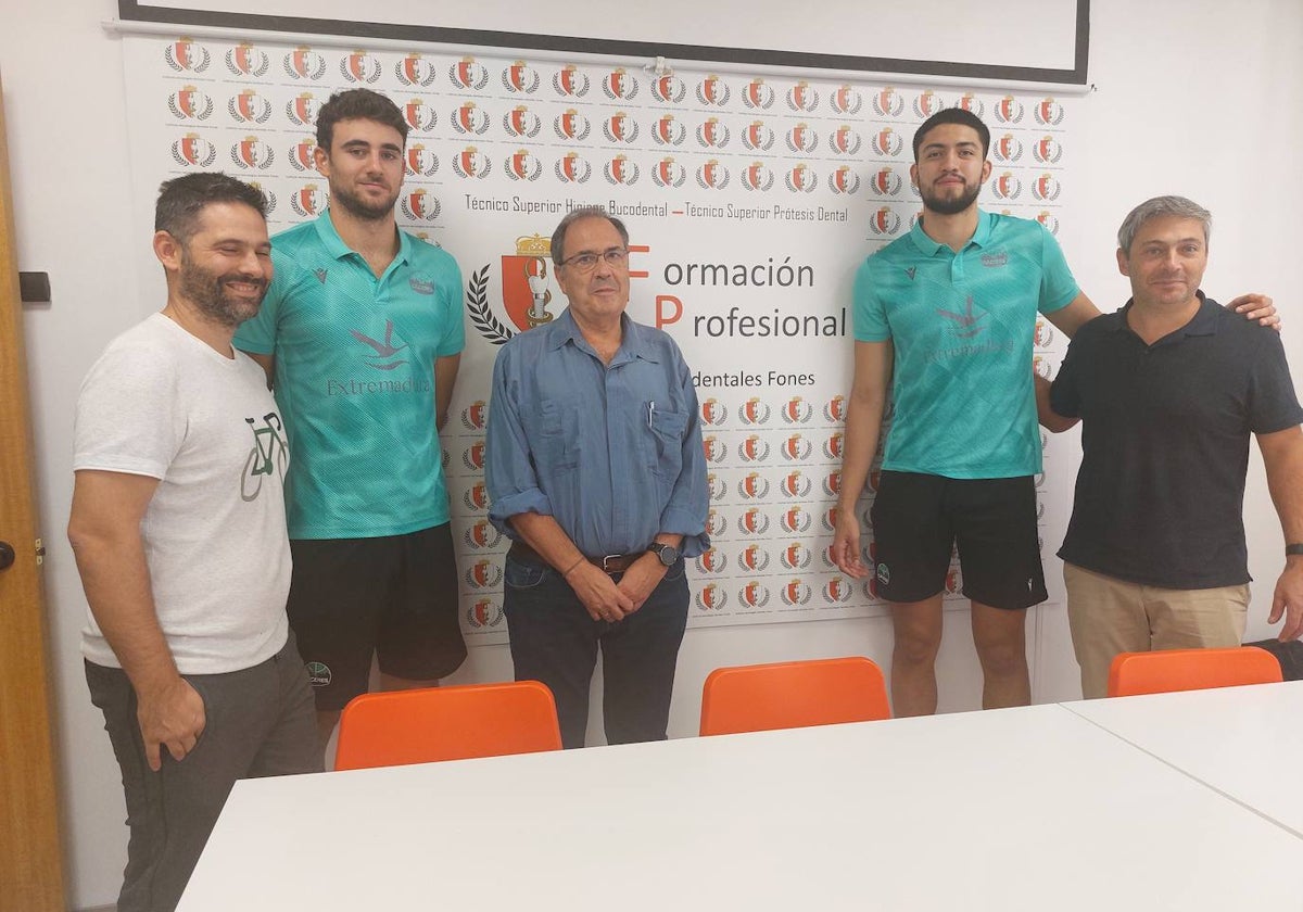 El Cáceres pone cara a dos de sus nuevos francotiradores