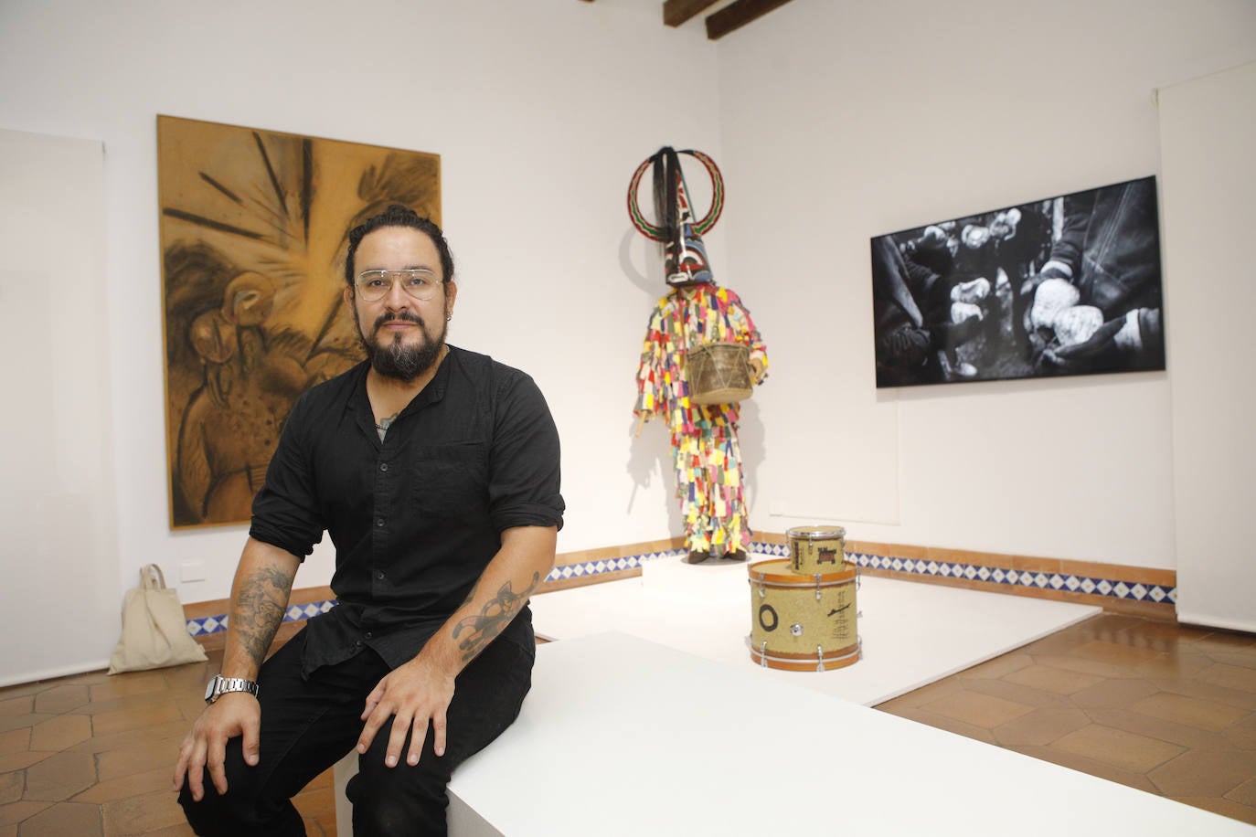 El fotógrafo Jorge Armestar en el Museo de Cáceres.