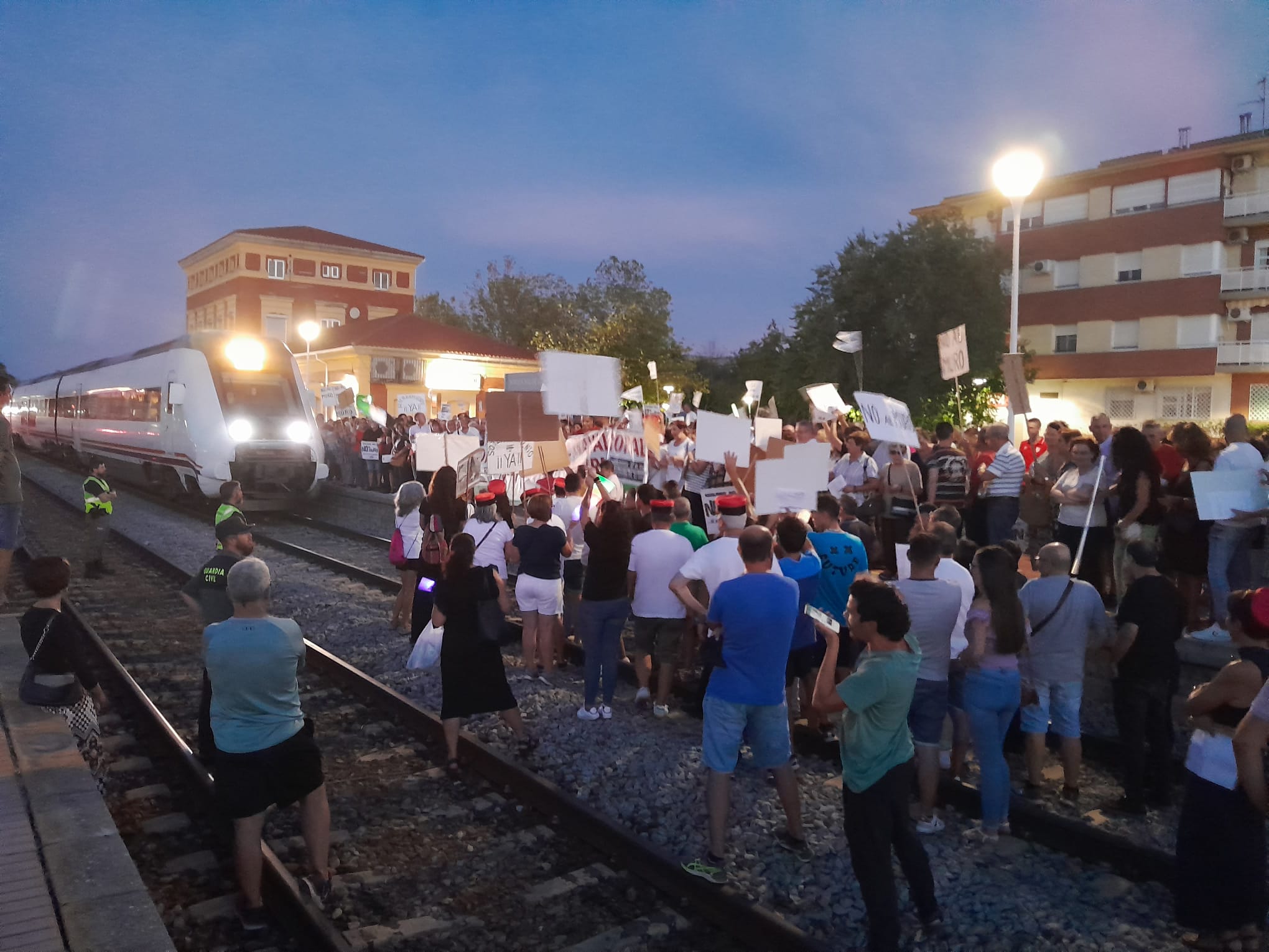 Concentración en Navalmoral de la plataforma No al Muro