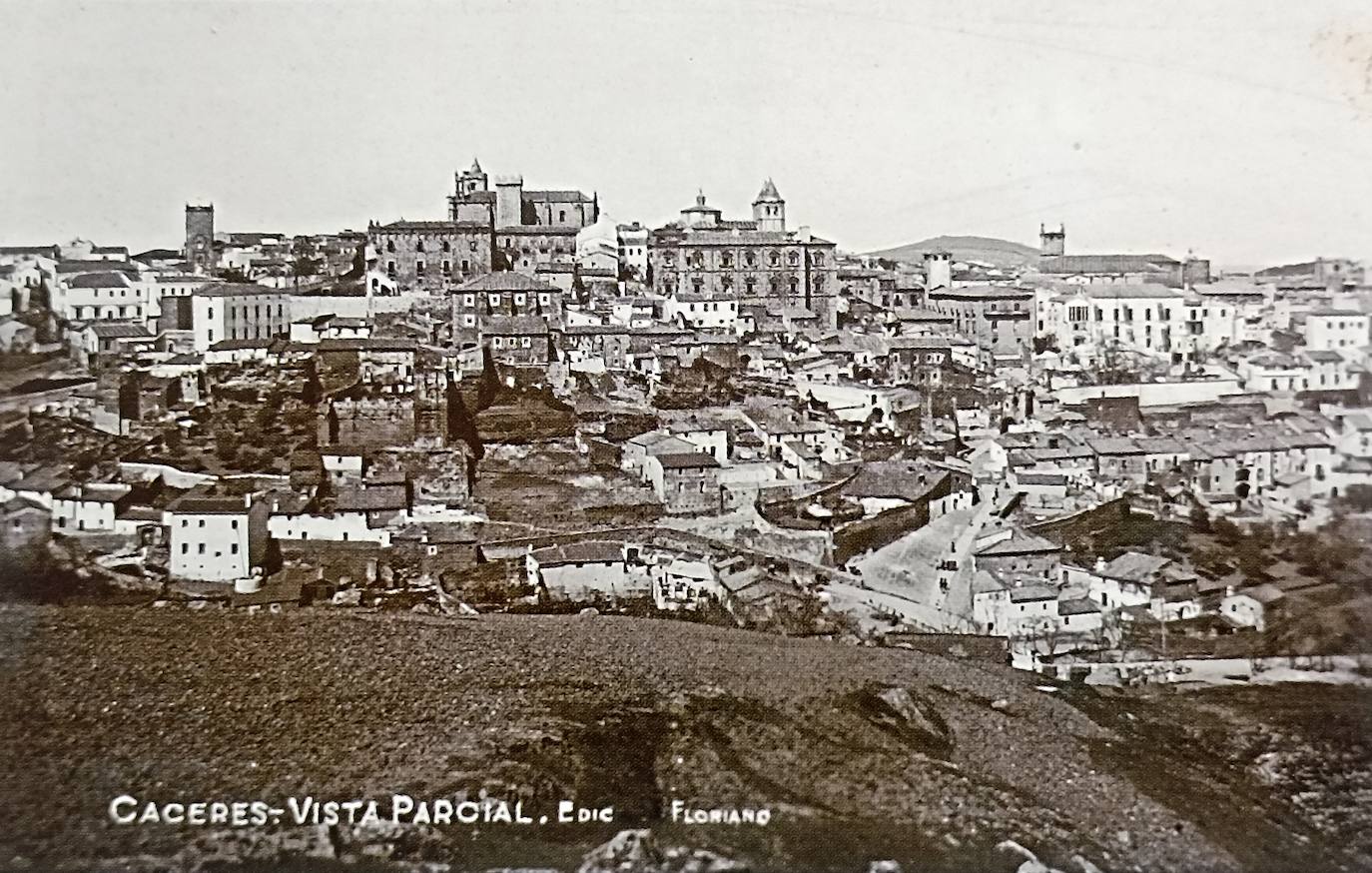 Postal hecha en 1920 por la imprenta de los Floriano con una vista de la Ciudad Monumental.