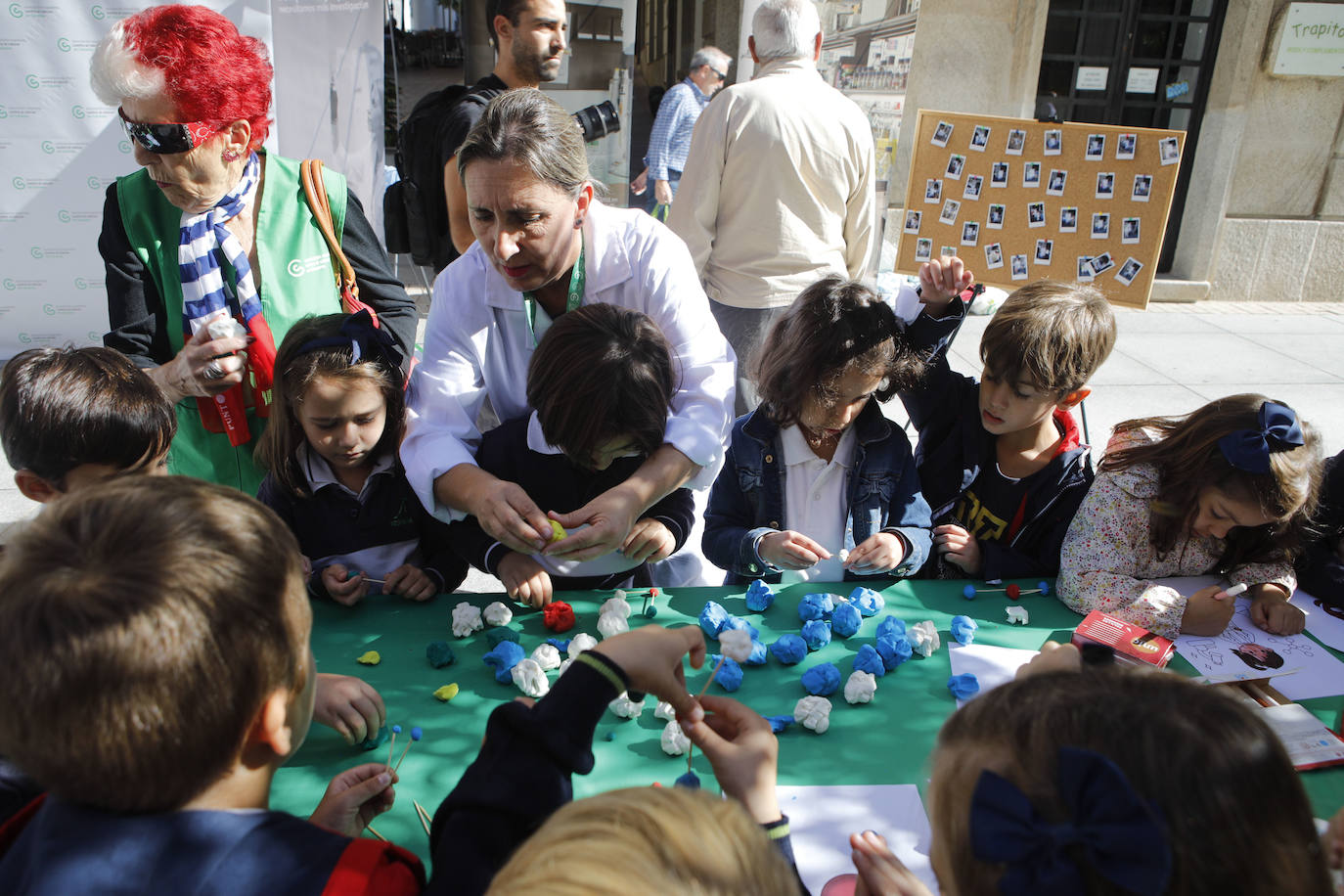 Actividades formativas para niños con motivo del día de la investigación del cáncer.